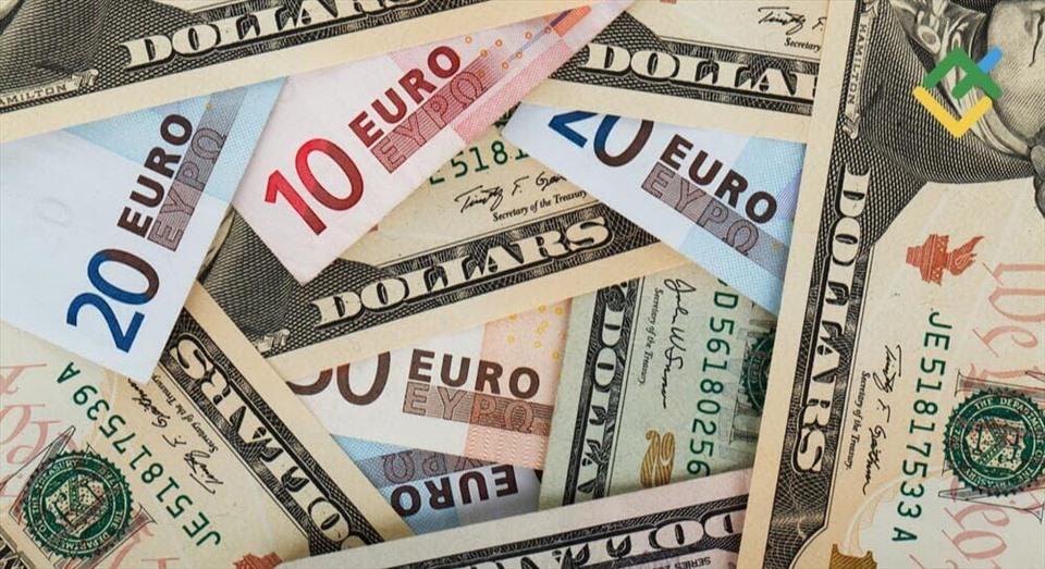 Chưa từng có trong 20 năm: Đồng USD mạnh hơn đồng Euro