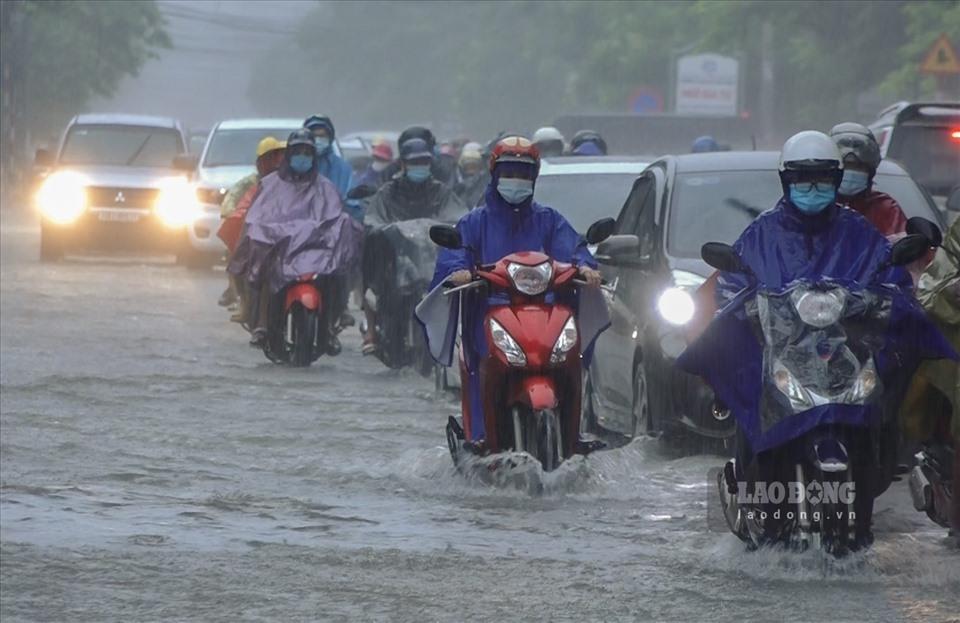 Dự báo thời tiết 21.7: Miền Bắc tiếp tục mưa dông, ngày nắng gián đoạn