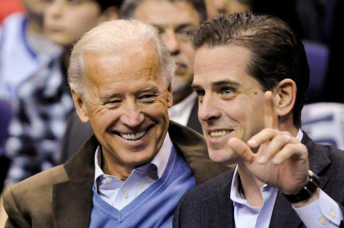 Tổng thống Mỹ Joe Biden và con trai Hunter Biden. Ảnh: Reuters.