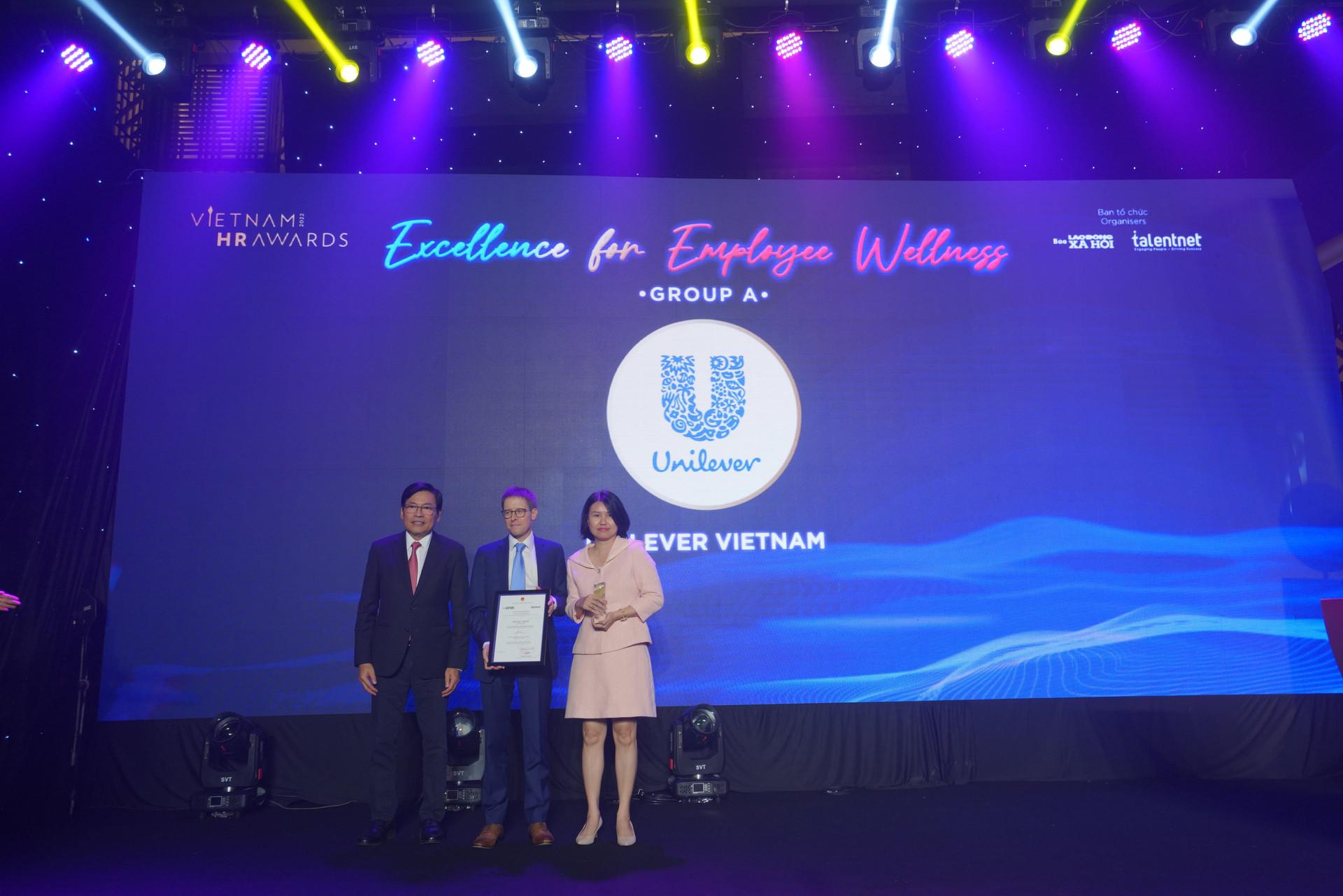 Công ty đa quốc gia "áp đảo" giải Vietnam HR Awards 2022: Unilever Việt Nam và Thực phẩm PepsiCo Việt Nam là DN xuất sắc nhất - Ảnh 4. Công ty đa quốc gia "áp đảo" giải Vietnam HR Awards 2022: Unilever Việt Nam và Thực phẩm PepsiCo Việt Nam là DN xuất sắc nhất - Ảnh 4.