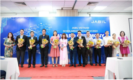 Công ty TNHH Jabil Việt Nam trao 20 suất học bổng tại TPHCM - Ảnh 4.