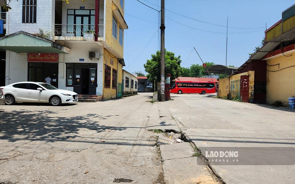 Theo chia sẻ của Giám đốc Trung tâm đăng kiểm 2101S - Lê Trường, mỗi ngày đơn vị thực hiện đăng kiểm cho khoảng 70 lượt phương tiện cơ giới.