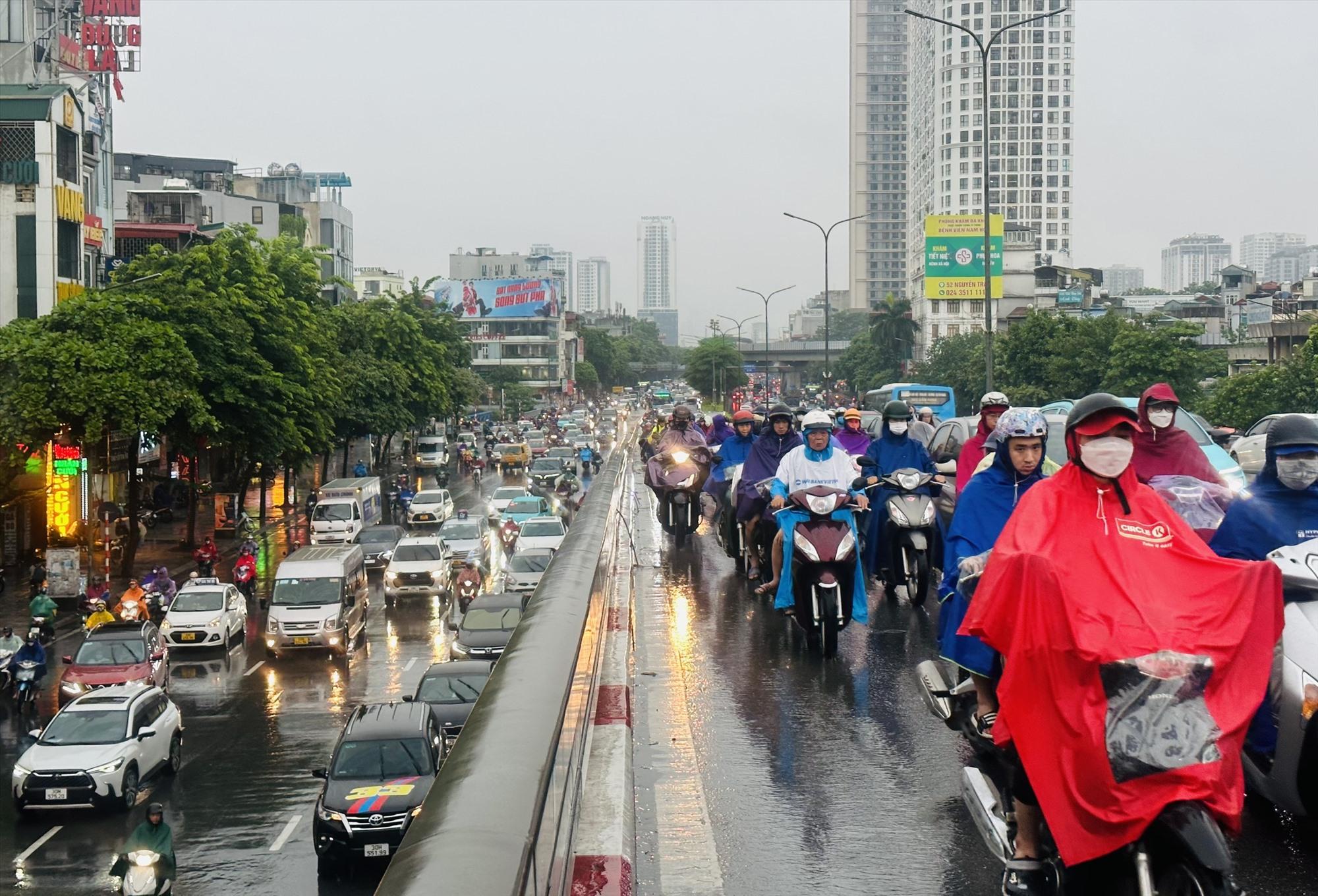 Tại khu vực cầu vượt ngã tư sở