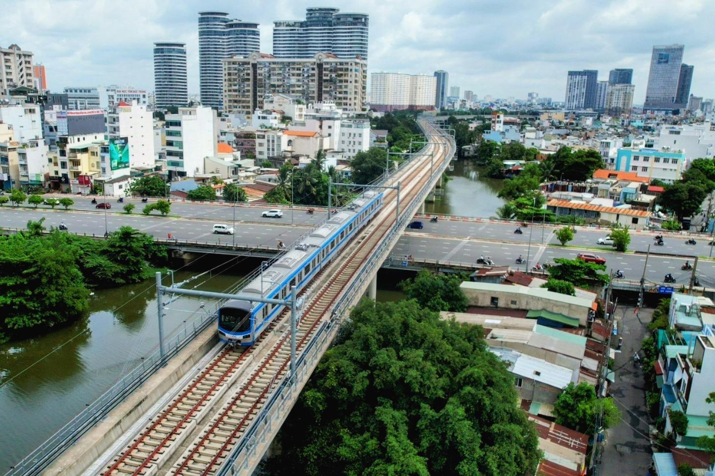 TPHCM sẽ có 2 tuyến metro, 2 đường vành đai đến năm 2030