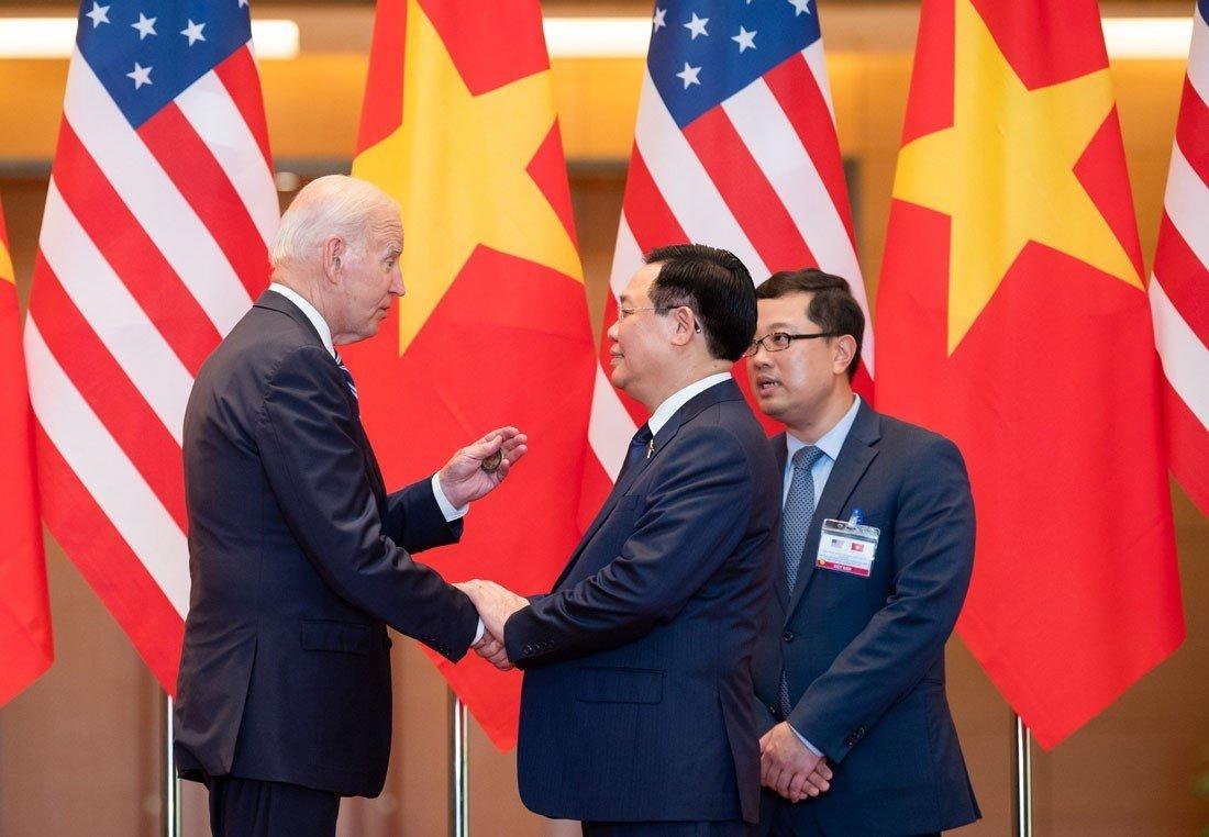 Chủ tịch Quốc hội Vương Đình Huệ và Tổng thống Mỹ Joe Biden. Ảnh: Hải Nguyễn