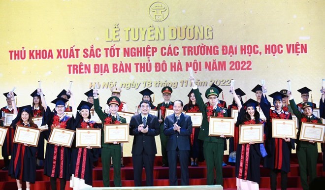 Tối 10.10, Hà Nội tổ chức lễ vinh danh Thủ khoa xuất sắc 2023