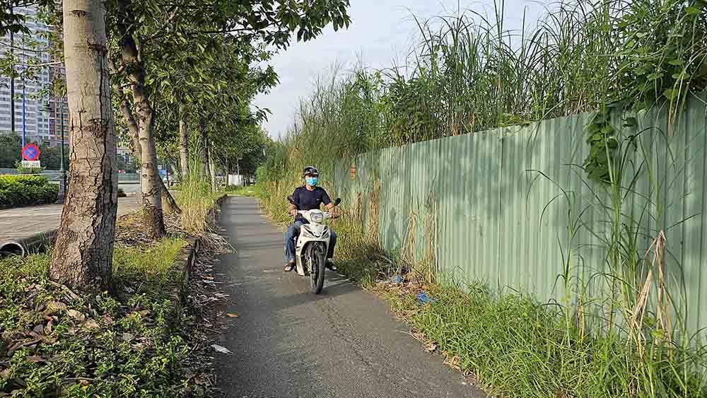 Hiện tại, phần diện tích làm nhà ga Thủ Thiêm chủ yếu là mặt bằng sạch và đang được quây tôn, rào chắn.