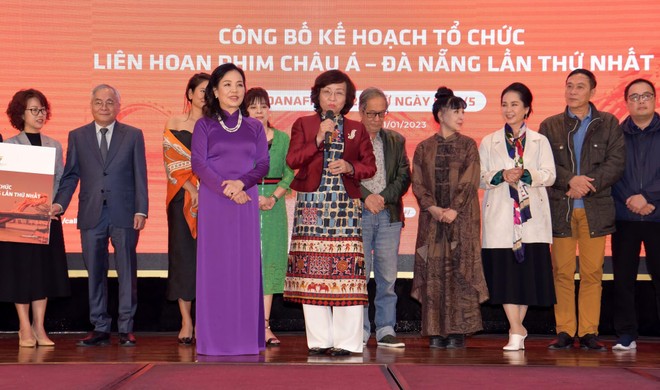 &quot;Liên hoan phim châu Á Đà Nẵng lần thứ nhất - năm 2023&quot; đã diễn ra thành công tốt đẹp, ghi nhận sự tham dự của gần 800 đại biểu và khách mời, các chuyên gia và ngôi sao điện ảnh nổi tiếng của châu Á và quốc tế cùng các nghệ sĩ, chuyên gia điện ảnh hàng đầu của Việt Nam, đại diện các đoàn làm phim, nhà hoạt động điện ảnh trong và ngoài nước.