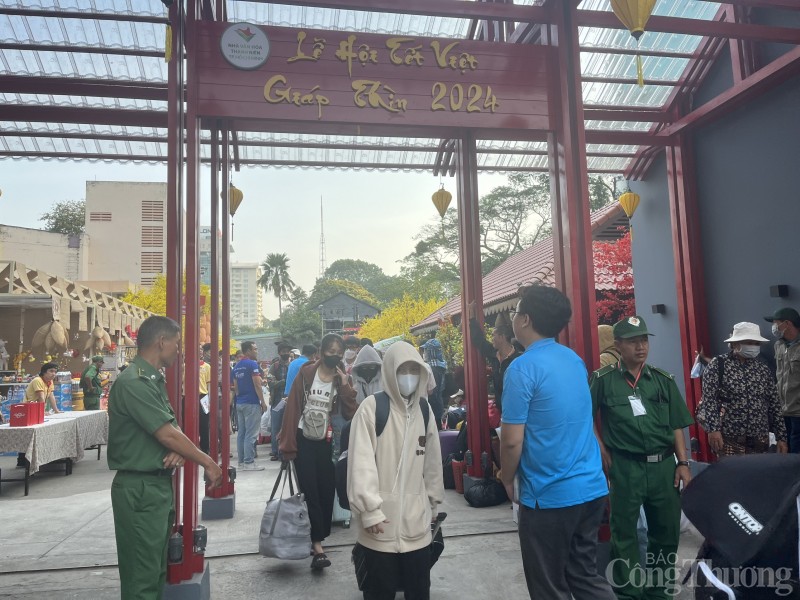 TP. Hồ Chí Minh: “Chuyến xe mùa Xuân” đưa hơn 2.000 sinh viên, người lao động về quê đón Tết