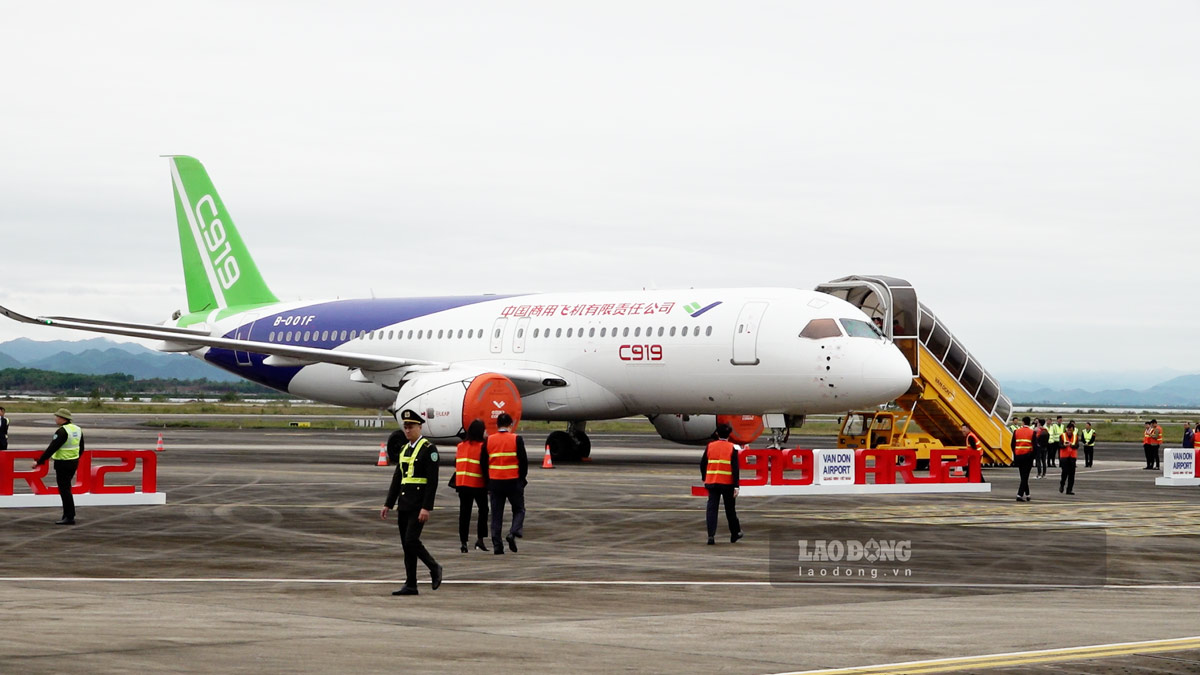 Máy bay chở khách cỡ lớn C919 có 158-192 chỗ ngồi, cấu hình ghế tương tự các mẫu Boeing 737 Max và Airbus A320/321.