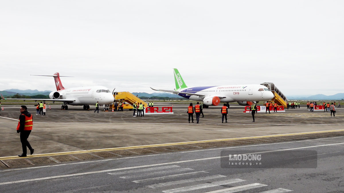 Hai loại máy bay thương mại C919 và ARJ21 đã được Comac Air trưng bày, giới thiệu tại Singapore Airshow 2024 diễn ra từ ngày 20.2 vừa qua.