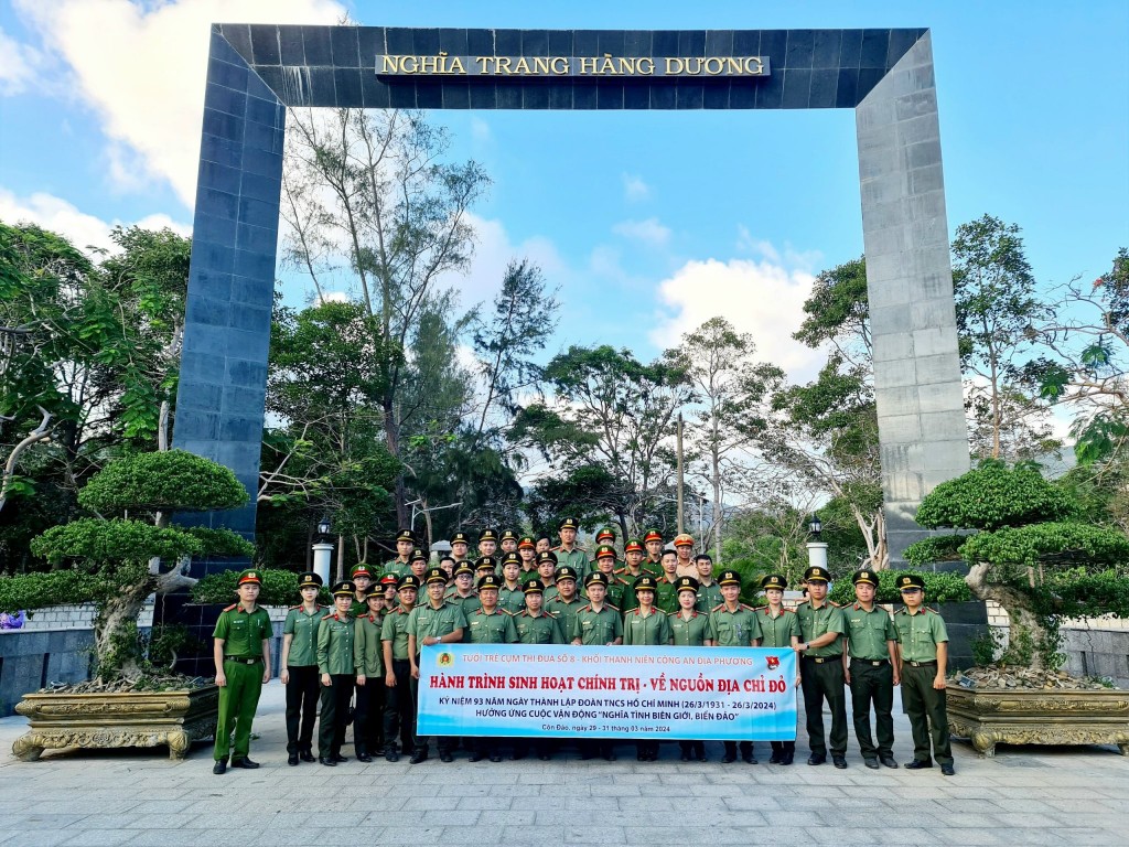 Nghĩa tình biên giới, biển đảo