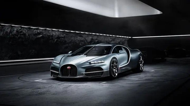 Bugatti đã trình làng chiếc xe thể thao hybrid mới của mình có tên Tourbillon.