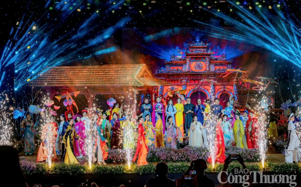 Thừa Thiên Huế: Rực rỡ đêm hội Áo dài Huế ‘‘Linh Phụng’’ Thừa Thiên Huế: Rực rỡ đêm hội Áo dài Huế ‘'Linh Phụng’’
