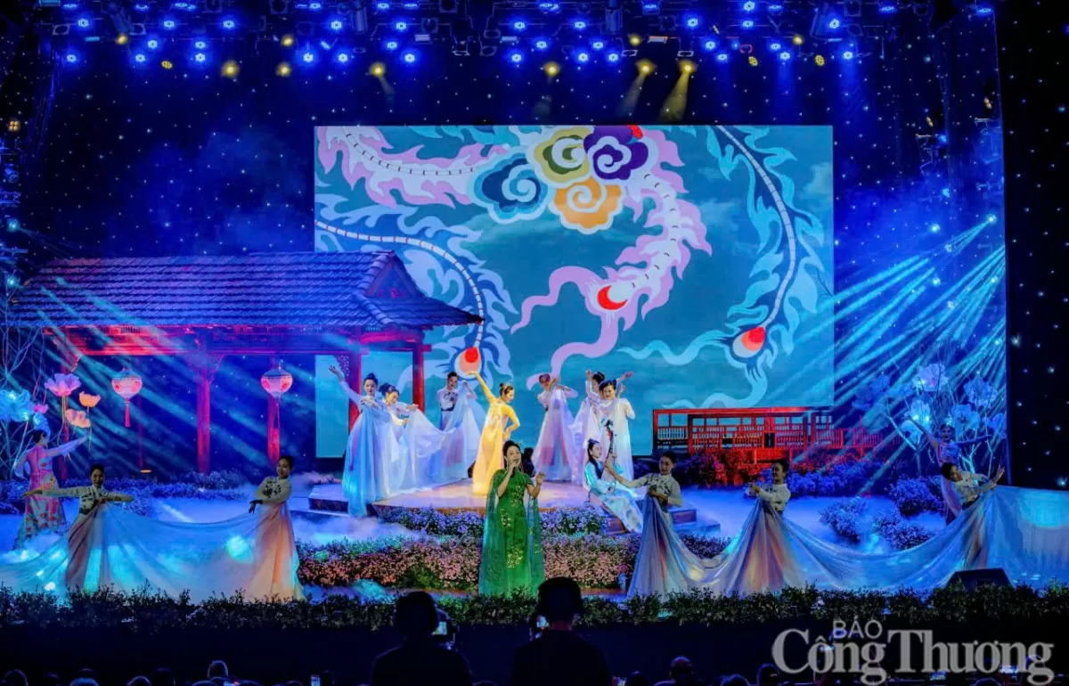 Thừa Thiên Huế: Rực rỡ đêm hội Áo dài Huế ‘‘Linh Phụng’’ Thừa Thiên Huế: Rực rỡ đêm hội Áo dài Huế ‘'Linh Phụng’’