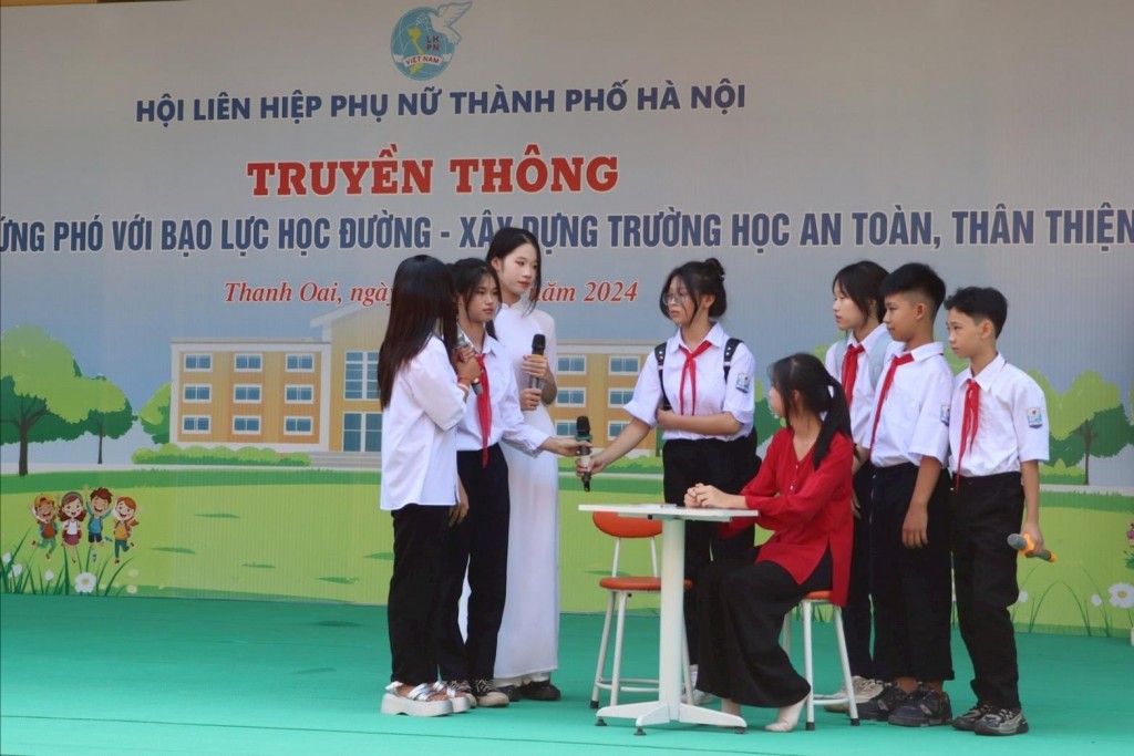 Tuyên truyền ứng phó bạo lực học đường cho gần 2.000 học sinh