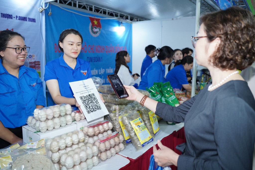 Quận đoàn Đống Đa ứng dụng công nghệ số thanh toán không dùng tiền mặt