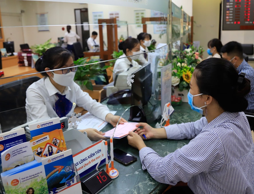 anh-giao-dich-ngan-hang-21-2.jpg