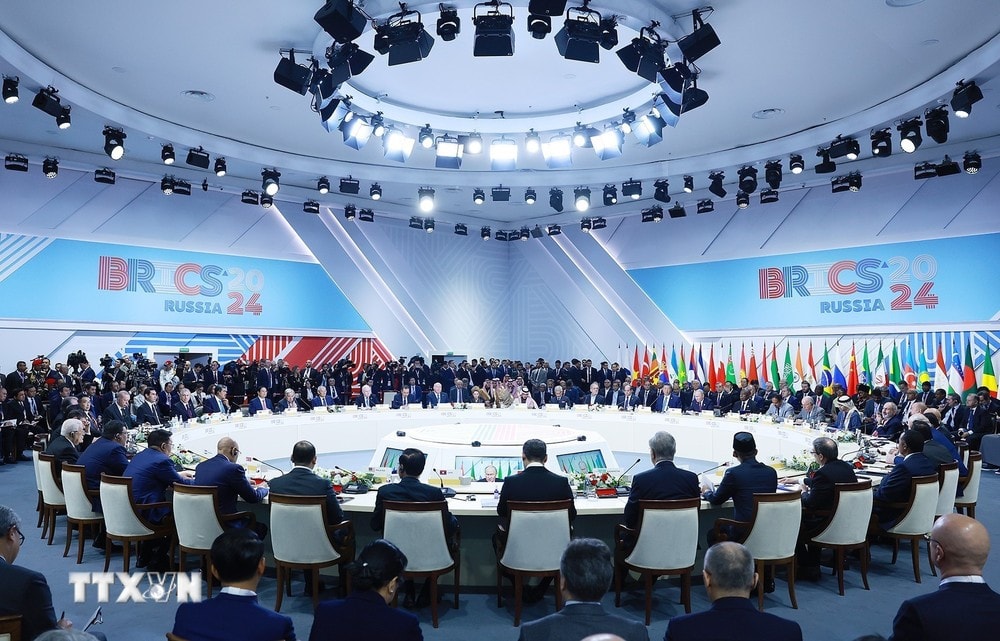 Phiên toàn thể Hội nghị các Nhà lãnh đạo Nhóm BRICS mở rộng. (Ảnh: Dương Giang/TTXVN) TTXVN_2410 Thu tuong BRICS 2.jpg