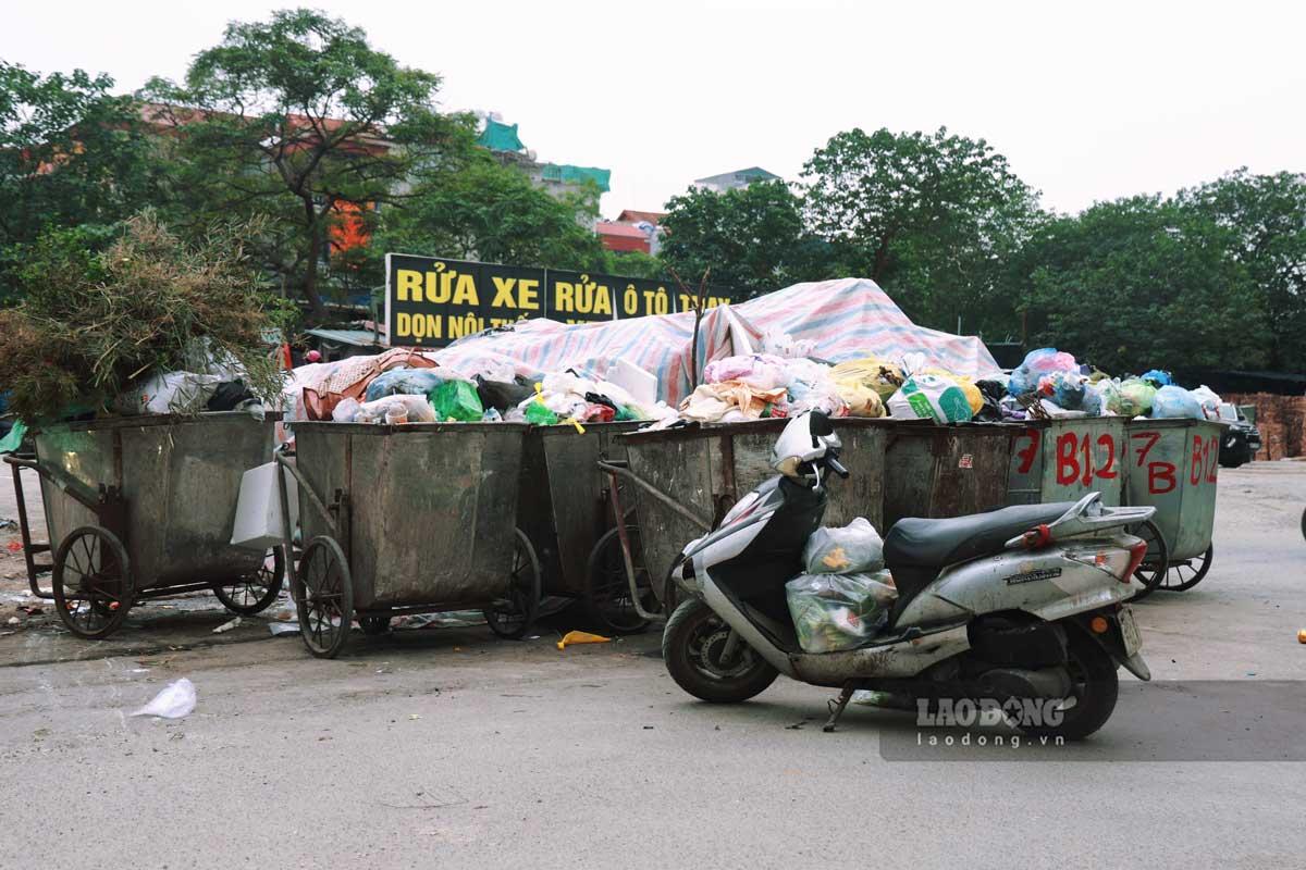 Theo Luật Bảo vệ môi trường 2020, từ ngày 1.1.2025, cá nhân, hộ gia đình phải phân loại chất thải rắn sinh hoạt thành 3 nhóm trước khi chuyển giao cho đơn vị thu gom, vận chuyển.