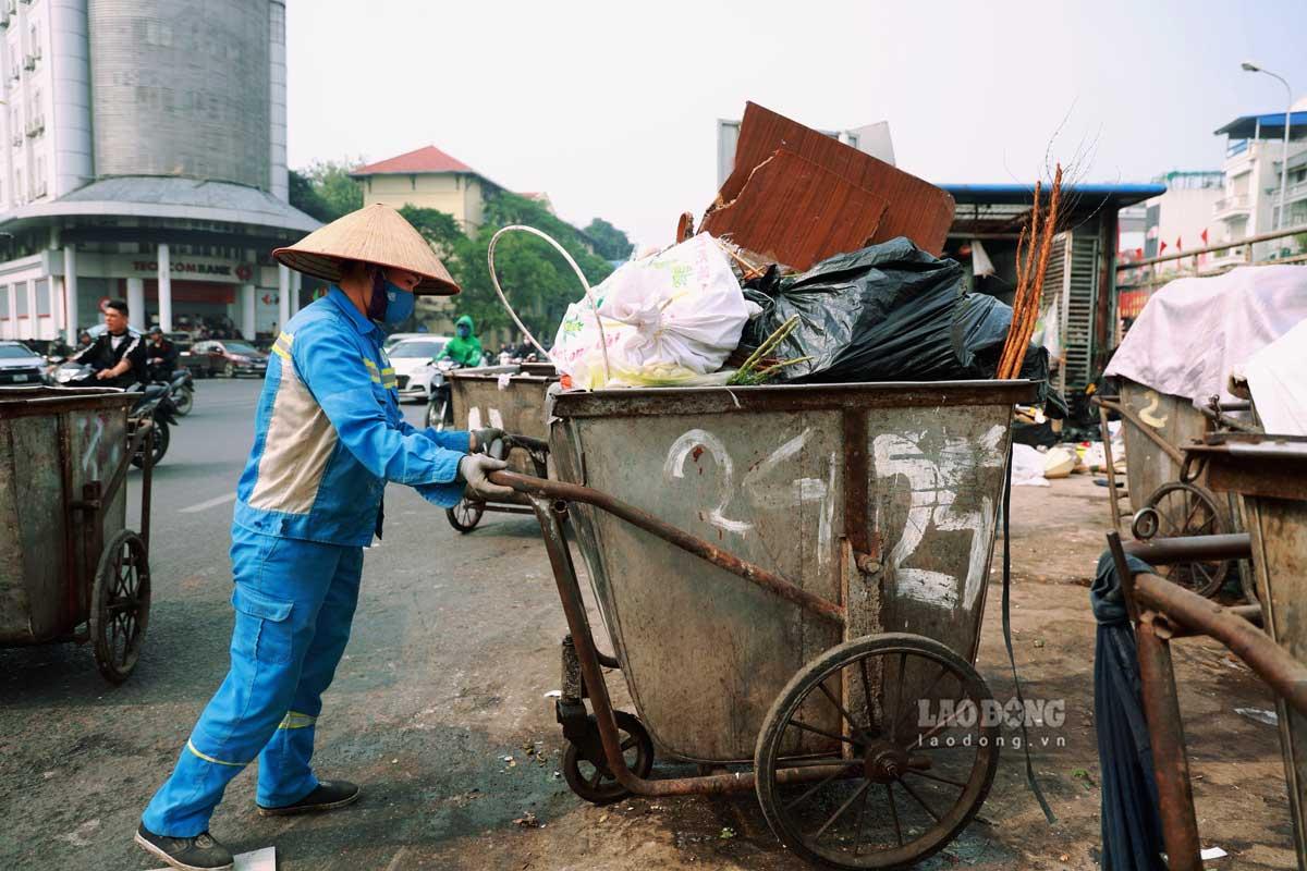 Theo PGS.TS Bùi Thị An - Viện trưởng Viện Tài nguyên, Môi trường và Phát triển cộng đồng, nếu muốn thực hiện hiệu quả quy định này, chúng ta cần thực hiện một cách đồng bộ từng công đoạn. Không chỉ yêu cầu có 3 loại thùng rác mà cần có tới các loại xe rác, xe chuyển chuyên dụng để thuận tiện cho công tác phân loại khi thu gom rác...