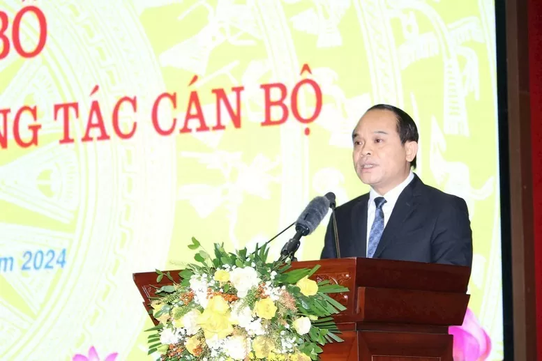 Đồng chí Nguyễn Quốc Đoàn, Ủy viên Trung ương Đảng, Phó Chánh án Tòa án Nhân dân Tối cao phát biểu nhận nhiệm vụ Đồng chí Nguyễn Quốc Đoàn, Ủy viên Trung ương Đảng, Phó Chánh án Tòa án Nhân dân Tối cao phát biểu nhận nhiệm vụ