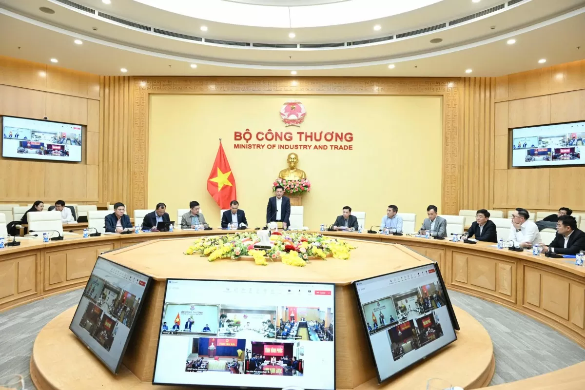 Nghị định 40/2025/NĐ-CP ngày 26/2 về quy định chức năng, nhiệm vụ, quyền hạn và cơ cấu tổ chức của Bộ Công Thương. Ảnh: Cấn Dũng Nghị định 40/2025/NĐ-CP ngày 26/2 về quy định chức năng, nhiệm vụ, quyền hạn và cơ cấu tổ chức của Bộ Công Thương. Ảnh: Cấn Dũng