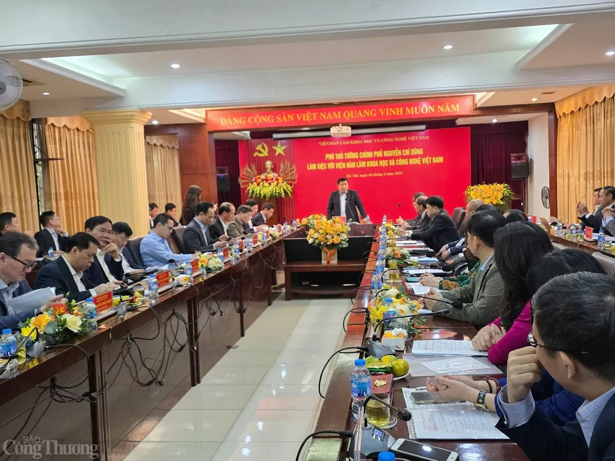 Phó Thủ tướng Nguyễn Chí Dũng làm việc với Viện Hàn lâm Khoa học và Công nghệ Việt Nam