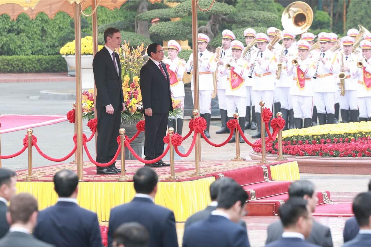 Lễ đón Thủ tướng Tây Ban Nha Pedro Sánchez diễn ra tại Phủ Chủ tịch sáng 9.4. Ảnh: Hải Nguyễn