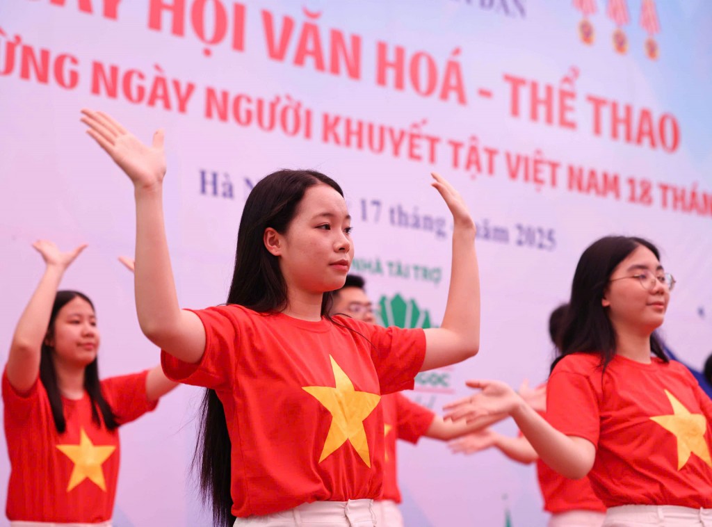 Sôi nổi ngày hội văn hoá thể thao của những học sinh đặc biệt