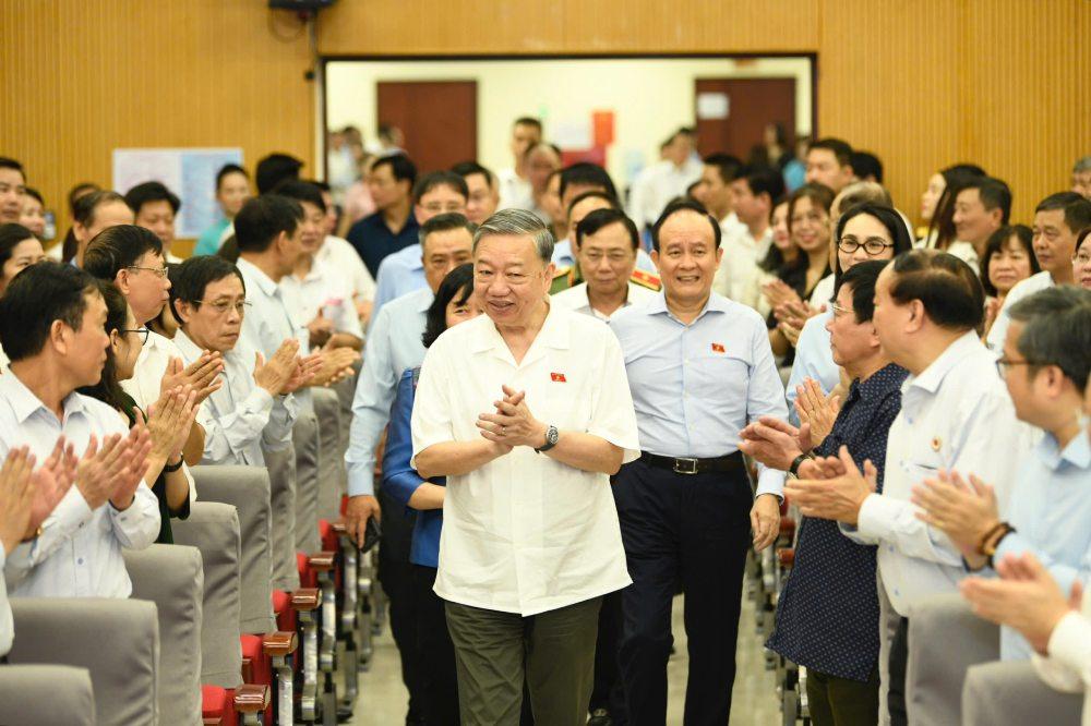 Tổng Bí thư Tô Lâm tiếp xúc cử tri TP Hà Nội. Ảnh: Ngọc Thắng