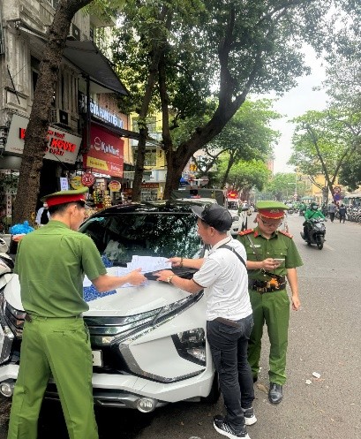 xử lý nghiêm tình trạng trông giữ xe trái phép trên địa bàn quận Hoàn Kiếm.