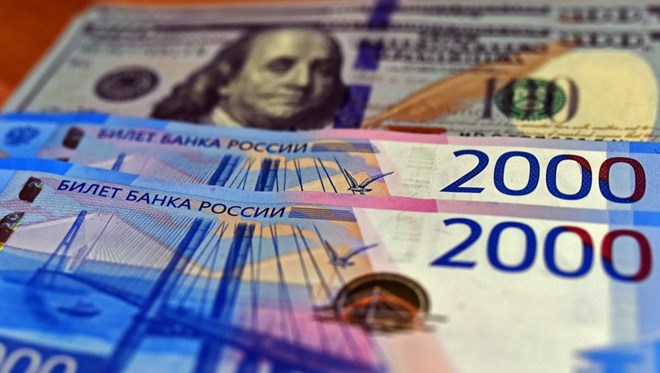 Đồng rúp Nga bứt phá ngoạn mục so với đồng USD