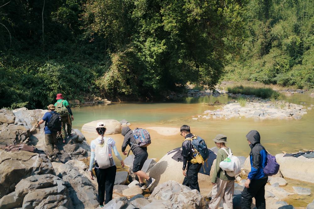 Ngọc Bích khẳng định mình đã có kha khá kinh nghiệm trekking nên đây không phải cung đường quá khó khăn. Thời tiết, địa hình thuận lợi cũng khiến chuyến đi diễn ra suôn sẻ hơn. Gần như tất cả mọi người trong đoàn đều cảm thấy hài lòng.