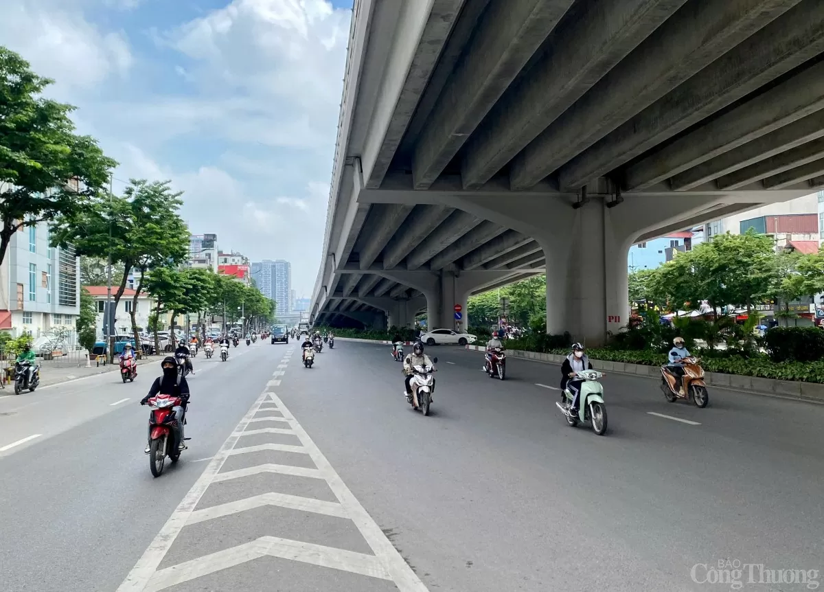 Hà Nội thí điểm phân làn cứng trên ba tuyến đường lớn Hà Nội thí điểm phân làn cứng trên ba tuyến đường lớn