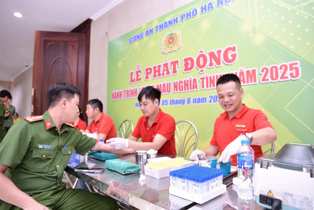 Các cán bộ chiến sĩ