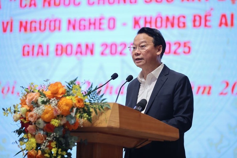 Bộ trưởng Bộ Nông nghiệp và Môi trường Đỗ Đức Duy trình bày Báo cáo tóm tắt tổng kết 02 Chương trình Mục tiêu Quốc gia giai đoạn 2021-2025; định hướng Chương trình MTQG Xây dựng nông thôn mới và Giảm nghèo bền vững, giai đoạn 2026-2035 - Ảnh: VGP/Nhật Bắc