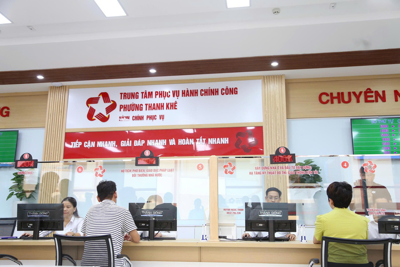 Khi có vướng mắc liên quan đến thực hiện thủ tục hành chính của chính quyền 2 cấp, người dân thành phố Đà Nẵng (mới) liên hệ *1022 (Ảnh: Vũ Lê)