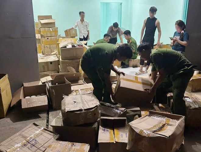Ngăn chặn nạn sản xuất, buôn bán thuốc, thực phẩm, mỹ phẩm giả