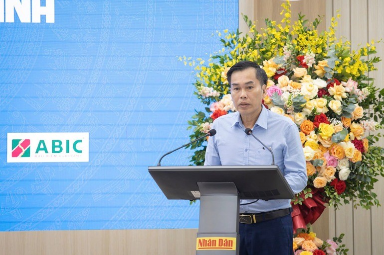 Nghệ sĩ nhiếp ảnh Hồ Sỹ Minh phát biểu tại Lễ phát động.