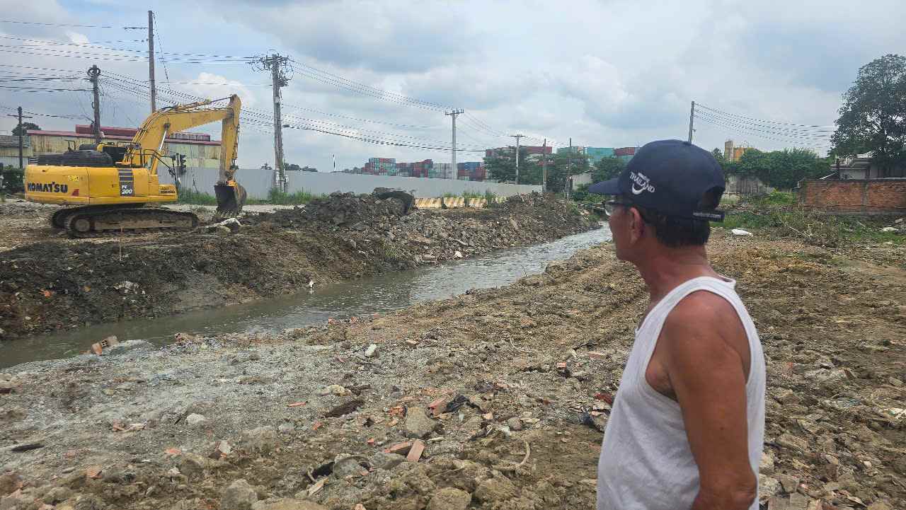 Người dân kỳ vọng điểm ngập sớm được xử lý dứt điểm. Ảnh: Đình Trọng