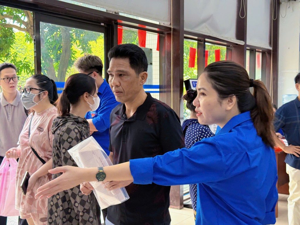 Hạnh phúc khi thấy nụ cười và sự hài lòng của Nhân dân