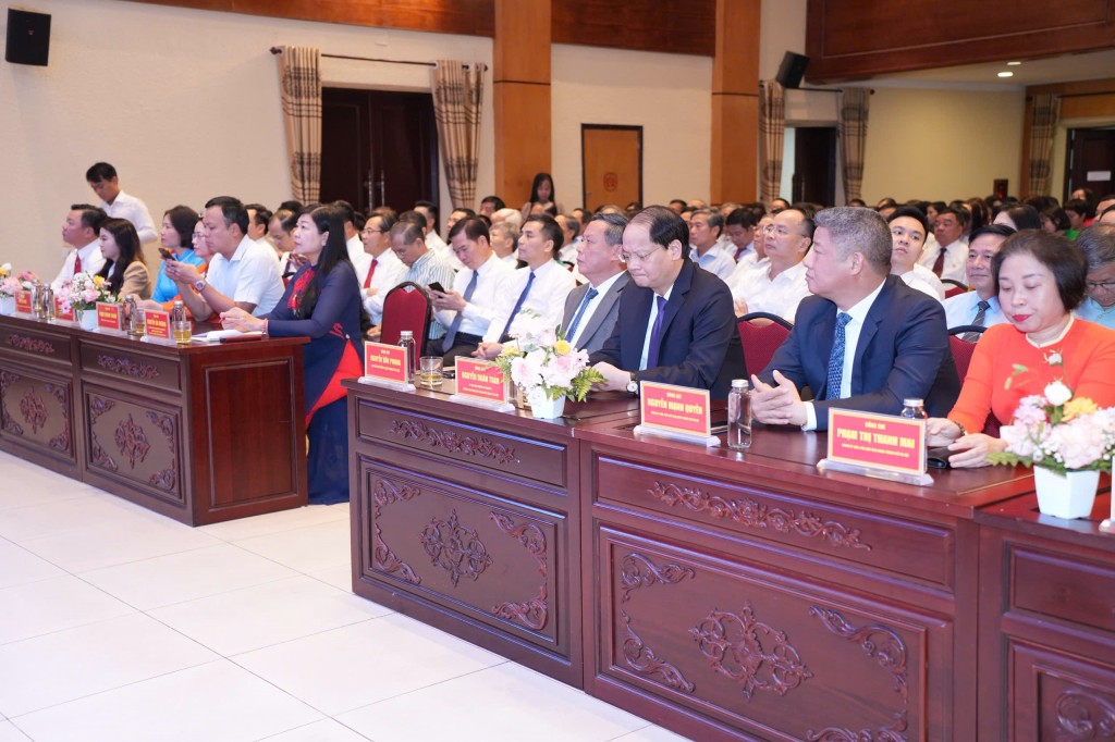 Công bố các quyết định công tác cán bộ của Mặt trận Hà Nội Công bố các quyết định công tác cán bộ của Mặt trận Hà Nội