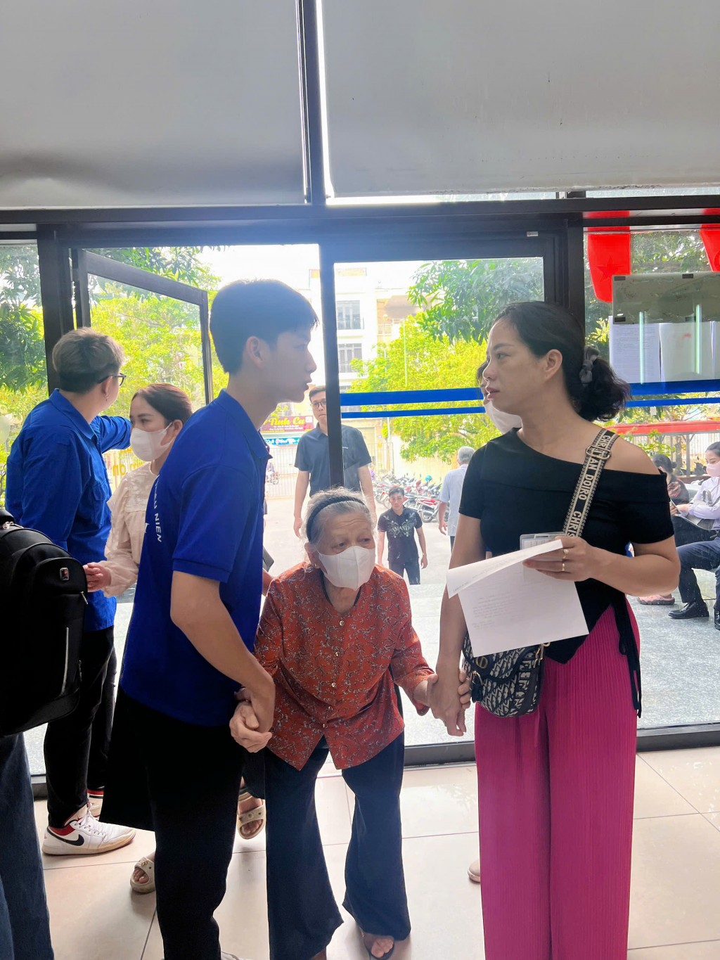 Hạnh phúc khi thấy nụ cười và sự hài lòng của Nhân dân