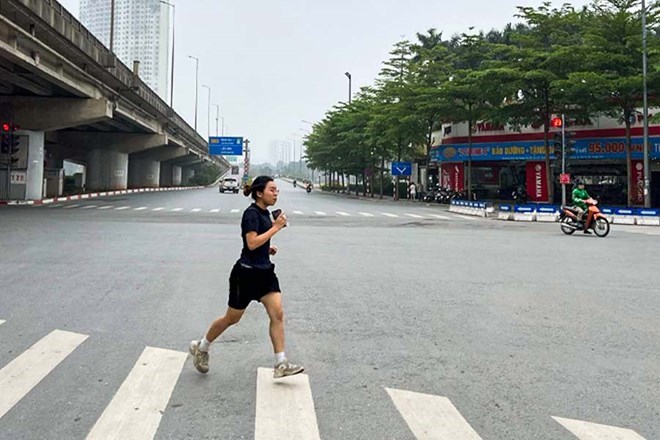 7 bài khởi động giúp người chạy bộ tránh chấn thương và bứt tốc hiệu quả