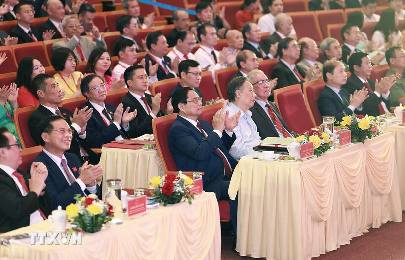 Thủ tướng Phạm Minh Chính và các đại biểu dự Đại hội đại biểu Đảng bộ Bộ Ngoại giao lần thứ I, nhiệm kỳ 2025 - 2030. Ảnh: Dương Giang/TTXVN