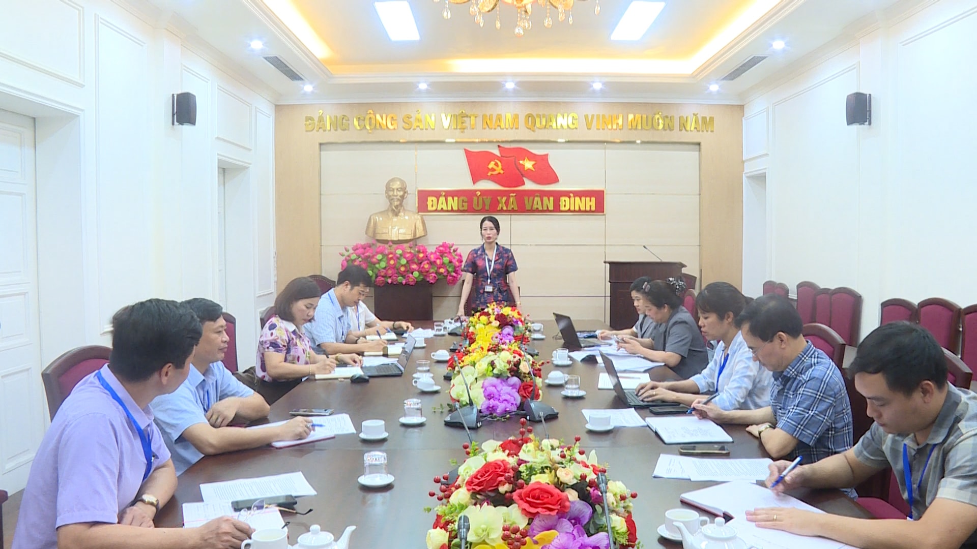 Xã Vân Đình quyết liệt triển khai nhiều nhiệm vụ trọng tâm, trong đó có các nhiệm vụ về tổ chức đại hội. Ảnh: Sơn Tùng