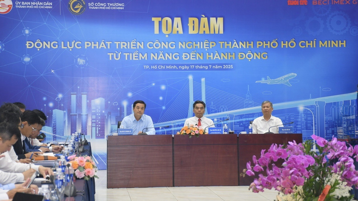 Phó Chủ tịch UBND TP. Hồ Chí Minh Nguyễn Lộc Hà và lãnh đạo Sở Công Thương TP. Hồ Chí Minh chủ trì tọa đàm. Ảnh: Minh Khuê