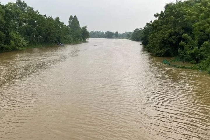 Mực nước sông Yên đang dâng cao báo động 1. Ảnh: Báo và Phát thanh - Truyền hình Thanh Hóa