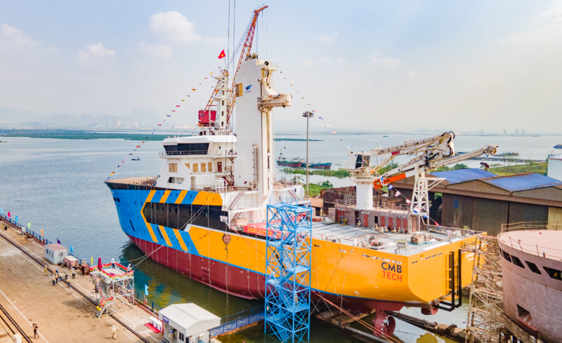 Tàu dịch vụ điện gió CSOV do Công ty Đóng tàu Hạ Long hạ thủy thành công là dòng tàu có hệ thống phức tạp,đòi hỏi trình độ và kỹ năng cao trong thi công